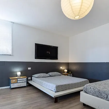 Cascina Cattabreghetta Bed & Breakfast 4*