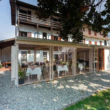 Cascina Cattabreghetta فندق مبيت وإفطار Pombia