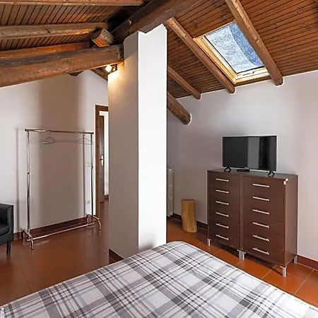 Cascina Cattabreghetta Bed & Breakfast 4*