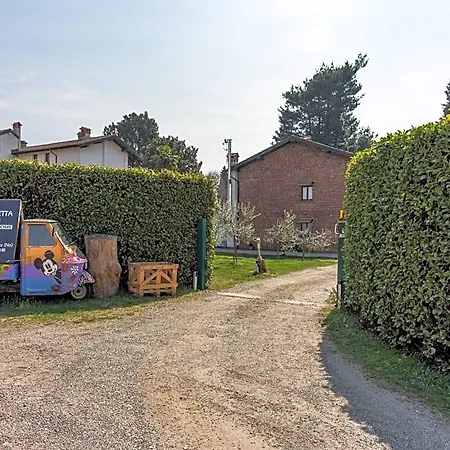 Cascina Cattabreghetta Bed & Breakfast 4*