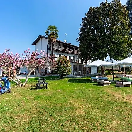 Cascina Cattabreghetta Bed & Breakfast Pombia